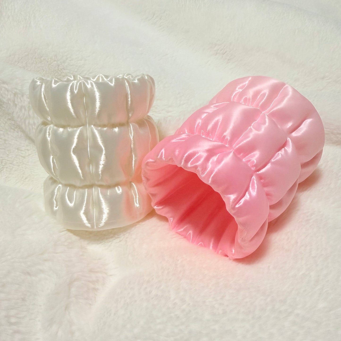 Marshmallow Silk Pen Holder