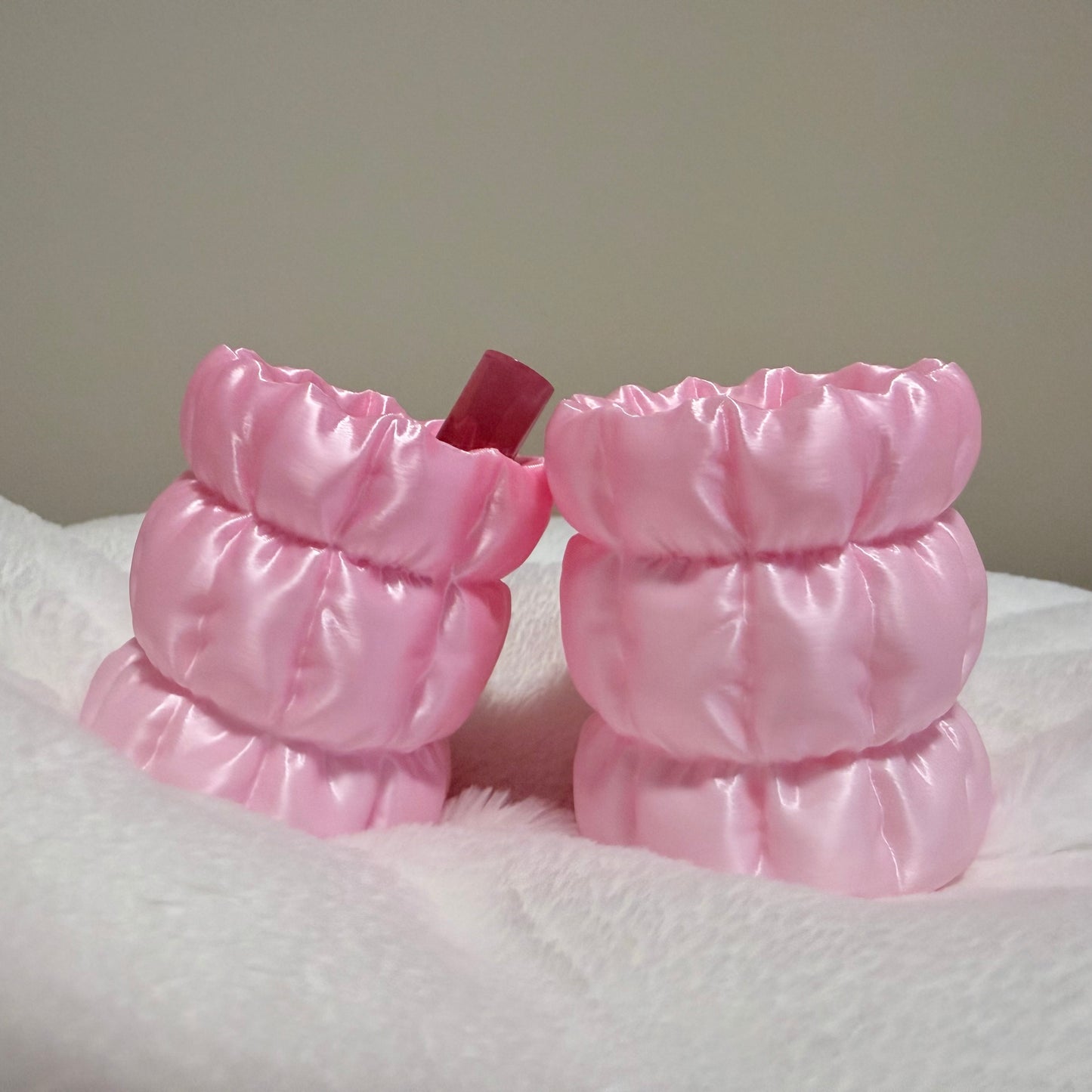 Marshmallow Silk Pen Holder