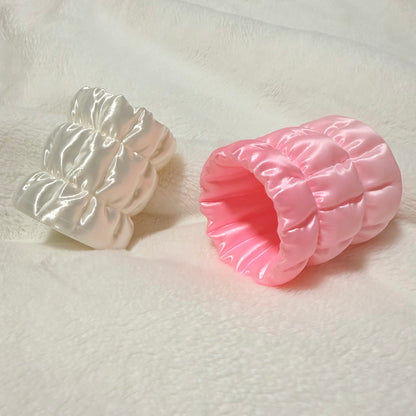 Marshmallow Silk Pen Holder